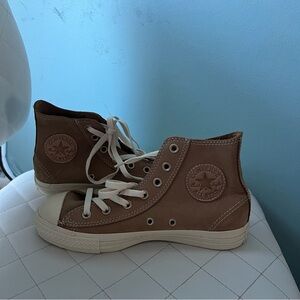 RARE light brown soft leather chuck taylor converse never worn